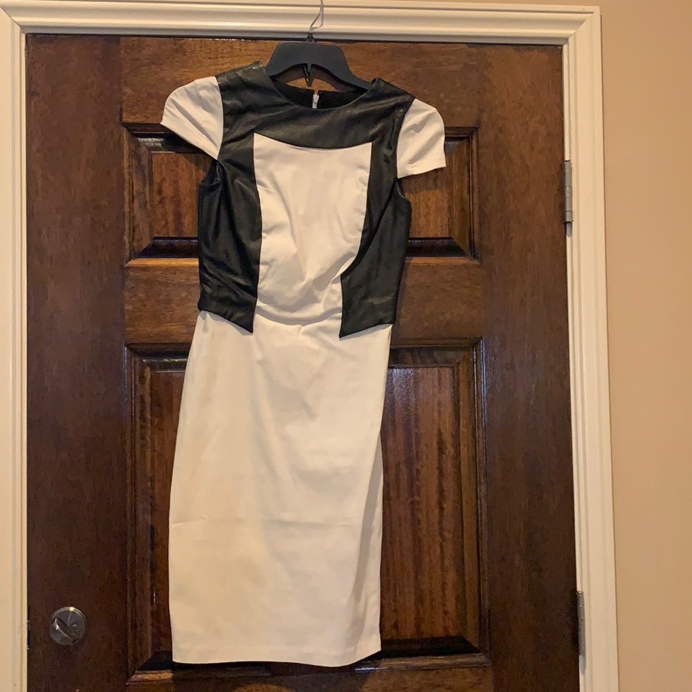 Paper Dolls sheath with faux leather accents - uk 10 / Us 6